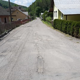 Zväčšiť fotografiu - Kraj tento rok opravil takmer 73 km ciest za viac ako 15 mil. eur - Gápeľ_P (1)