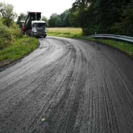 Zväčšiť fotografiu - Kraj tento rok opravil takmer 73 km ciest za viac ako 15 mil. eur - Lehota pod Vtáčnikom_R (5)