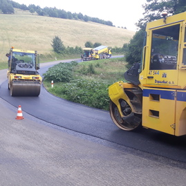 Zväčšiť fotografiu - Kraj tento rok opravil takmer 73 km ciest za viac ako 15 mil. eur - Nitrianske Rudno_R (4)