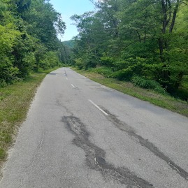 Zväčšiť fotografiu - Kraj tento rok opravil takmer 73 km ciest za viac ako 15 mil. eur - Pružina-Ďurďové_P (3)