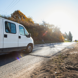 Zväčšiť fotografiu - Kraj tento rok opravil takmer 73 km ciest za viac ako 15 mil. eur - TSK_Bošácka dolina cesta (3)