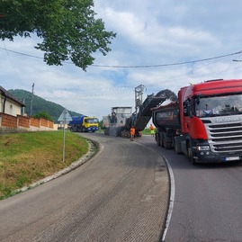 Zväčšiť fotografiu - Kraj tento rok opravil takmer 73 km ciest za viac ako 15 mil. eur - Temeš_R (3)