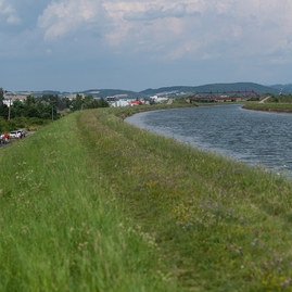 Zväčšiť fotografiu - Medzi novým mestom nad váhom a trenčínom je hotových už 12 km novej cyklotrasy - 20200724_cyklotrasa_TN_NM_029w