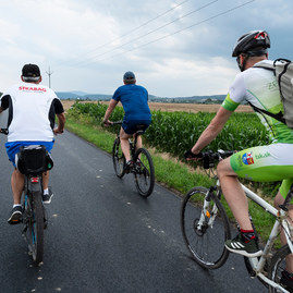 Zväčšiť fotografiu - Medzi novým mestom nad váhom a trenčínom je hotových už 12 km novej cyklotrasy - 20200724_cyklotrasa_TN_NM_057w