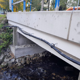 Zväčšiť fotografiu - Mostári predĺžili životnosť 23 mostom v kraji - TSK_mostné čaty 2022 (6)
