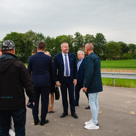 Zväčšiť fotografiu - Motoristi sa dočkali, zhotoviteľ naplno spustil práce na rekonštrukcii panelky - TSK_panelka_klepanie_mini (3 of 56)