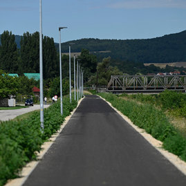 Zväčšiť fotografiu - Na dvoch kolesách už ochvíľu aj na hornej nitre - 20230804_TSK_126w
