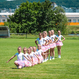 Zväčšiť fotografiu - Najnovší úsek vážskej magistrály prišli slávnostne otvoriť stovky cyklistov - TSK_Otvorenie cyklotrasy_LA-PU_mini-20