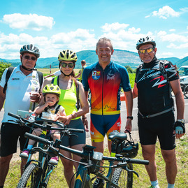 Zväčšiť fotografiu - Najnovší úsek vážskej magistrály prišli slávnostne otvoriť stovky cyklistov - TSK_Otvorenie cyklotrasy_LA-PU_mini-52