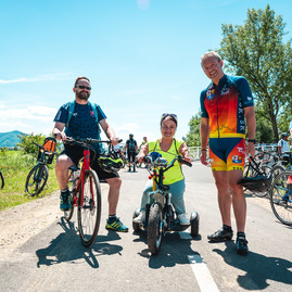Zväčšiť fotografiu - Najnovší úsek vážskej magistrály prišli slávnostne otvoriť stovky cyklistov - TSK_Otvorenie cyklotrasy_LA-PU_mini-53