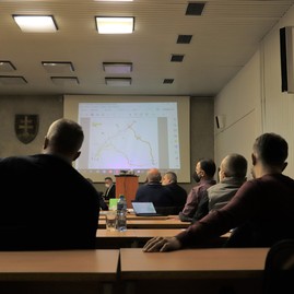 Zväčšiť fotografiu - Nájsť optimálne riešenie obchádzkových trás počas rekonštrukcie „panelky“ nebude ľahké - IMG_5115