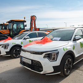 Zväčšiť fotografiu - Nové cestárske vozidlá sú univerzálne a bezpečnejšie - TSK_SC TSK technika_mini (2 of 17)