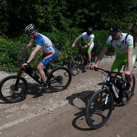 Zväčšiť fotografiu - Novovybudovaný cyklistický tunel aj príprava na lávku - 20230522_TSK_140w