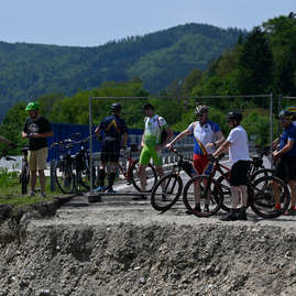 Zväčšiť fotografiu - Novovybudovaný cyklistický tunel aj príprava na lávku - 20230522_TSK_150w
