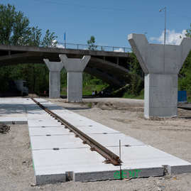 Zväčšiť fotografiu - Novovybudovaný cyklistický tunel aj príprava na lávku - 20230522_TSK_156w