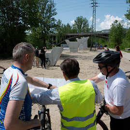 Zväčšiť fotografiu - Novovybudovaný cyklistický tunel aj príprava na lávku - 20230522_TSK_164w