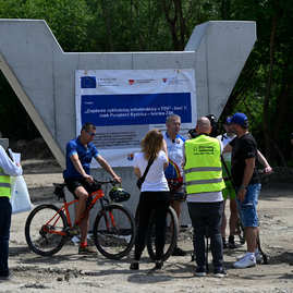 Zväčšiť fotografiu - Novovybudovaný cyklistický tunel aj príprava na lávku - 20230522_TSK_166w