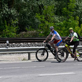 Zväčšiť fotografiu - Novovybudovaný cyklistický tunel aj príprava na lávku - 20230522_TSK_175w