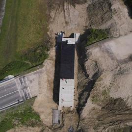 Zväčšiť fotografiu - Novovybudovaný cyklistický tunel aj príprava na lávku - IMG-20230522-WA0005