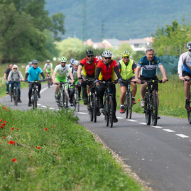 Zväčšiť fotografiu - Novú cyklotrasu si už počas prvého dňa vyskúšalo takmer 1 900 cyklistov - 20200601_TSK_cyklotrasa_099w