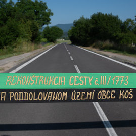 Zväčšiť fotografiu - Poddolované územie v koši pomaličky ožíva - 20230703_Kos_cesta_007w