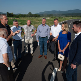 Zväčšiť fotografiu - Poddolované územie v koši pomaličky ožíva - 20230703_Kos_cesta_024w