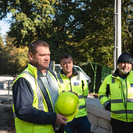Zväčšiť fotografiu - Pokračujú práce na najnáročnejšej etape cesty z veľkých uheriec do skýcova - TSK_KD Skýcov_mini-3