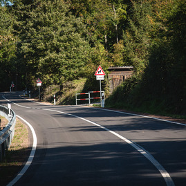 Zväčšiť fotografiu - Pokračujú práce na najnáročnejšej etape cesty z veľkých uheriec do skýcova - TSK_KD Skýcov_mini-4