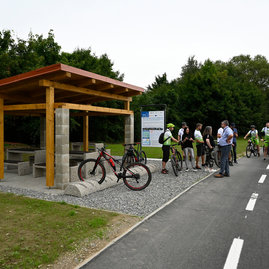 Zväčšiť fotografiu - Považskobystričania sa už nevedia dočkať novej cyklotrasy - 20230803_TSK_016w