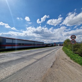 Zväčšiť fotografiu - Pozor! časť „panelky“ pri trenčíne predčasne uzavreli - 20230420_144913