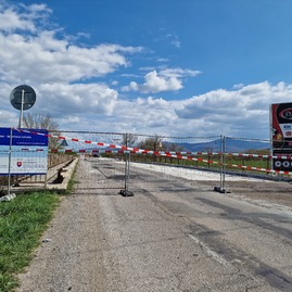 Zväčšiť fotografiu - Pozor! časť „panelky“ pri trenčíne predčasne uzavreli - 20230420_145128