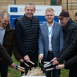 Zväčšiť fotografiu - Práce napredujú aj medzi novým mestom nad váhou a myjavou - 20230413_TSK_cesty_066w