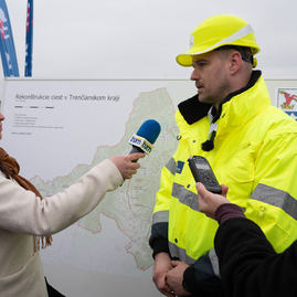 Zväčšiť fotografiu - Práce napredujú aj medzi novým mestom nad váhou a myjavou - 20230413_TSK_cesty_087w