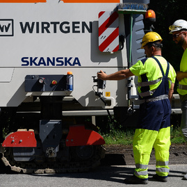 Práce odštartovali už aj na ďalších dvoch frekventovaných úsekoch ciest v trenčianskom kraji, na ktoré župa získala financie z eurofondov - 20190815_TSK_NM_MY_cesta_029w