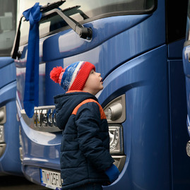 Predčasný vianočný darček v podobe dvadsaťpäťky modrých autobusov odovzdaný do užívania cestujúcej verejnosti - 20181124_TN_TSK_SAD_autobusy_023w