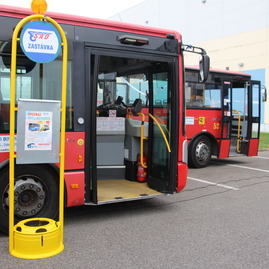 Predčasný vianočný darček v podobe dvadsaťpäťky modrých autobusov odovzdaný do užívania cestujúcej verejnosti - IMG_8013