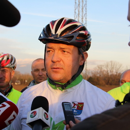 Prvé kilometre vážskej cyklomagistrály sú už realitou. o tom, aký názov megaprojekt dostane, rozhodne verejnosť. - IMG_9543