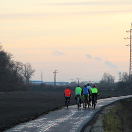 Prvé kilometre vážskej cyklomagistrály sú už realitou. o tom, aký názov megaprojekt dostane, rozhodne verejnosť. - IMG_9598