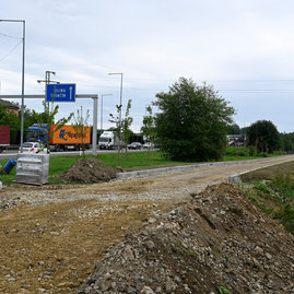 Zväčšiť fotografiu - Reálne kontúry naberá už aj úsek cyklotrasy medzi ladcami a púchovom - 20230803_TSK_138w