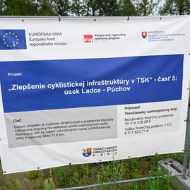 Zväčšiť fotografiu - Reálne kontúry naberá už aj úsek cyklotrasy medzi ladcami a púchovom - 20230803_TSK_159w