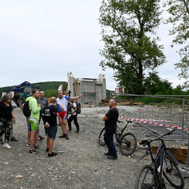 Zväčšiť fotografiu - Reálne kontúry naberá už aj úsek cyklotrasy medzi ladcami a púchovom - 20230803_TSK_166w