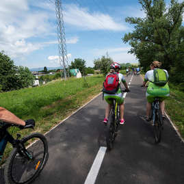 Zväčšiť fotografiu - Rebríčku obľúbenosti kraľuje cyklotrasa popod skalku - 20210628_CYKLOTRASA_NM_TN_046w