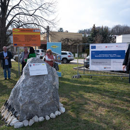 Zväčšiť fotografiu - Rekonštrukcia cesty ii/581 pokračuje úsekom cez mesto stará turá - 20230320_TSK_145w