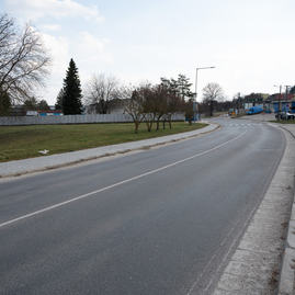 Zväčšiť fotografiu - Rekonštrukcia cesty ii/581 pokračuje úsekom cez mesto stará turá - 20230320_TSK_159w
