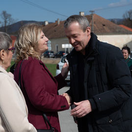 Zväčšiť fotografiu - Rekonštrukcia cesty z trenčianskej teplej do dežeríc pokračuje iv. etapou - 20230320_TSK_054w