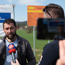 Zväčšiť fotografiu - Rekonštrukcia cesty z trenčianskej teplej do dežeríc pokračuje iv. etapou - 20230320_TSK_072w