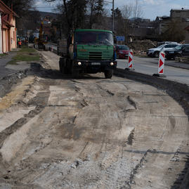Zväčšiť fotografiu - Rekonštrukcia cesty z trenčianskej teplej do dežeríc pokračuje iv. etapou - 20230320_TSK_078w