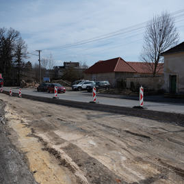 Zväčšiť fotografiu - Rekonštrukcia cesty z trenčianskej teplej do dežeríc pokračuje iv. etapou - 20230320_TSK_080w