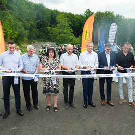Zväčšiť fotografiu - Spojnica dvoch krajov a dvoch okresov je opäť otvorená - TSK_Veľké Uherce_Skýcov_otvorenie_mini (9 of 64)