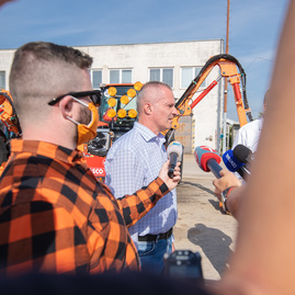 Zväčšiť fotografiu - Správa ciest tsk je vyzbrojená novou technikou - TSK_Odovzdávanie techniky SC TSK 2020 (18 of 56)